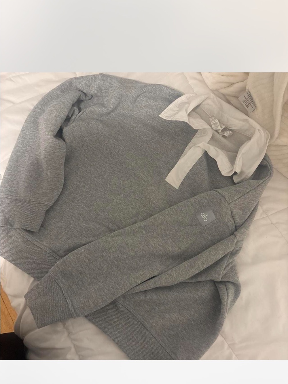 ALO Yoga Grey Crewneck Pullover Sweatshirt